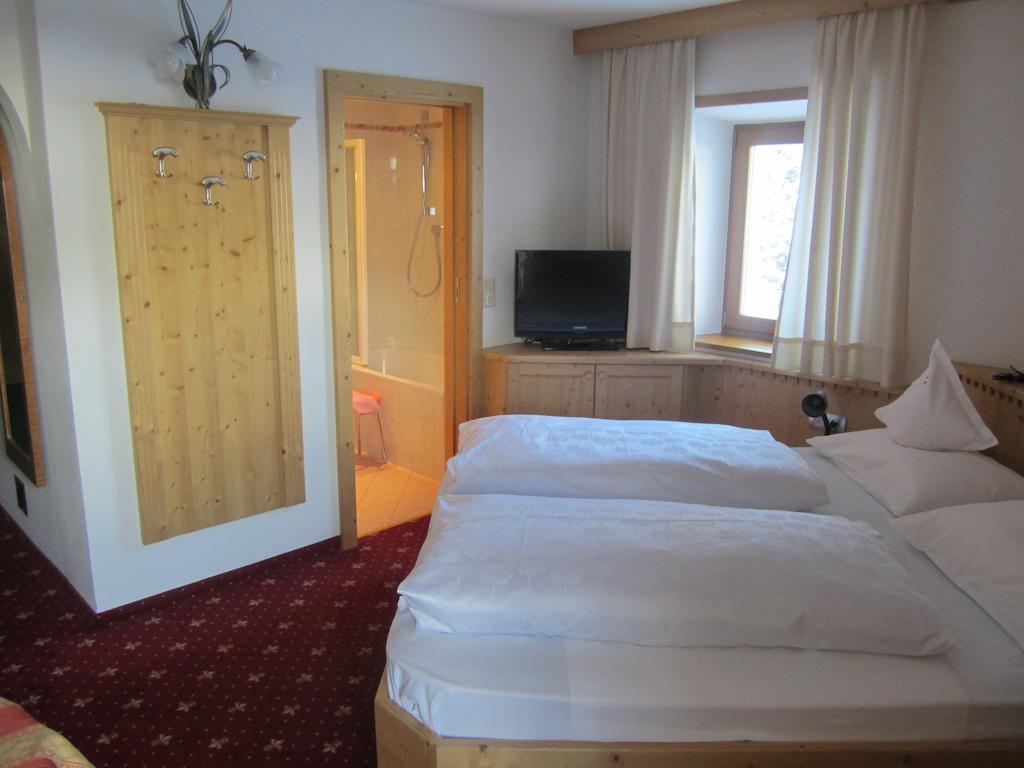 Hotel Ronce Ortisei Pokoj fotografie